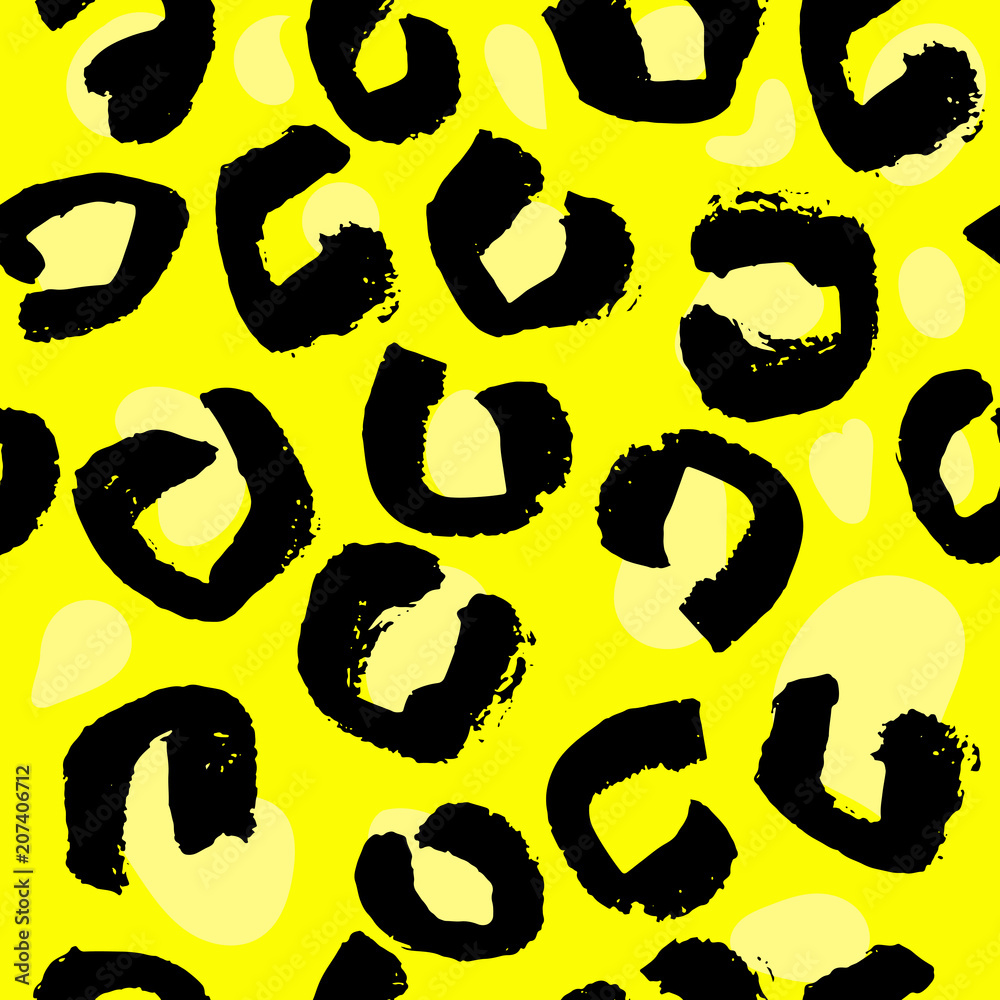 Fototapeta premium Vector illustration leopard print seamless pattern. Yellow hand drawn background.