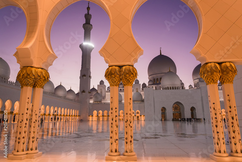Sheikh Zayed Mosque © okales