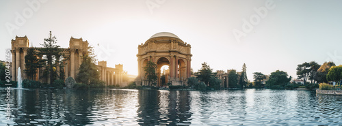 Photography The Palace of Fine Arts in the Marina District of San Francisco, California, Sun