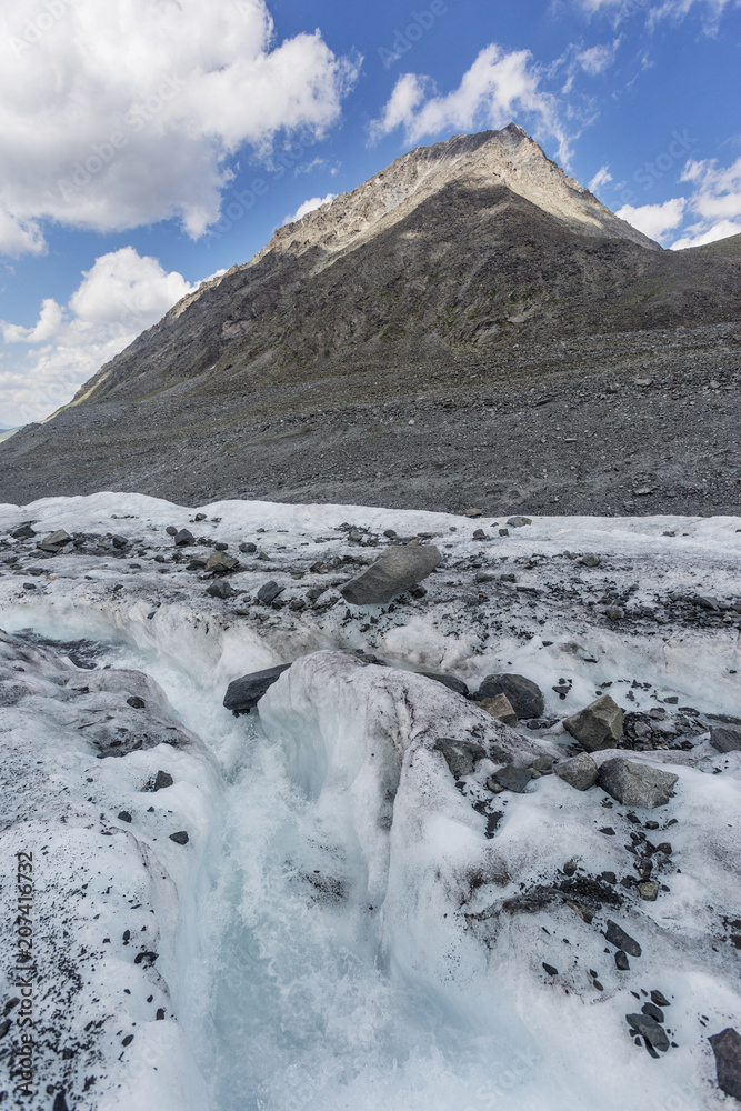 Obraz premium Clacier near Belukha Mountain, Altai landscape