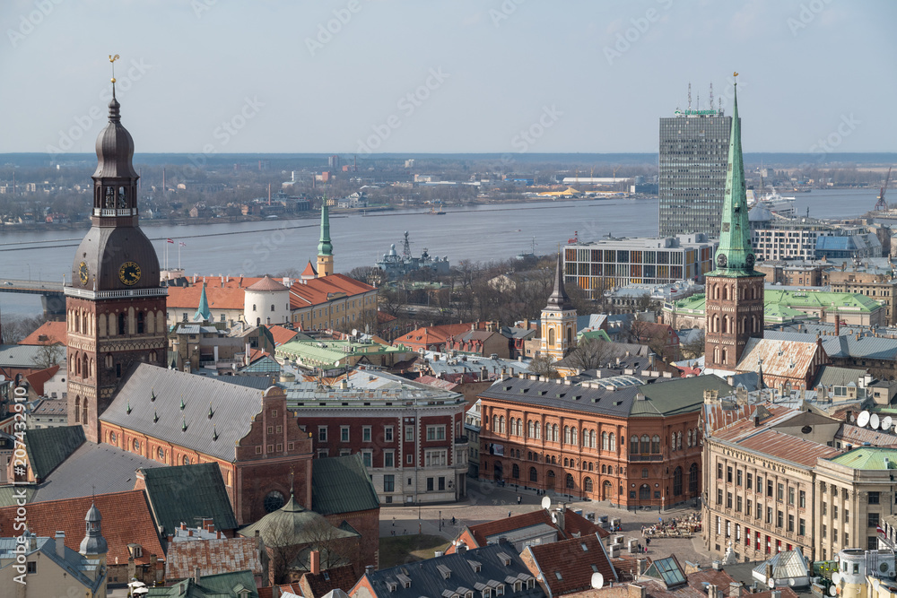 Obraz premium Riga, die Hauptstadt Lettlands, aus der Vogelperspektive
