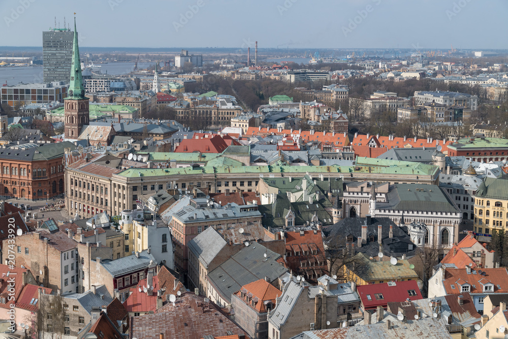 Fototapeta premium Riga, die Hauptstadt Lettlands, aus der Vogelperspektive