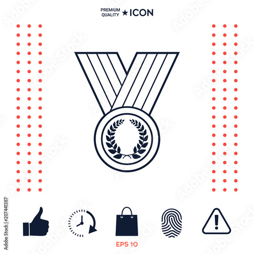 Medal with Laurel wreath, line icon