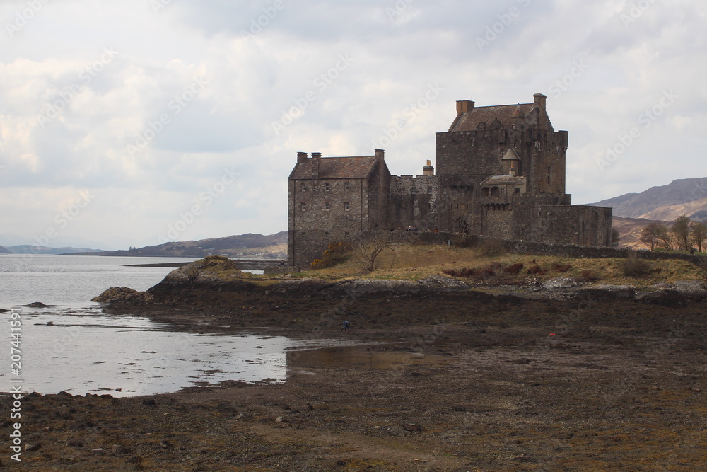 Chateau en Ecosse, au bord de la mer, Eilean Donan Castle
