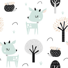 Sierkussen Baby hert patronen Seamless childish pattern with cute deer, hedgehog in the wood. Creative kids city texture for fabric, wrapping, textile, wallpaper, apparel. Vector illustration  © solodkayamari