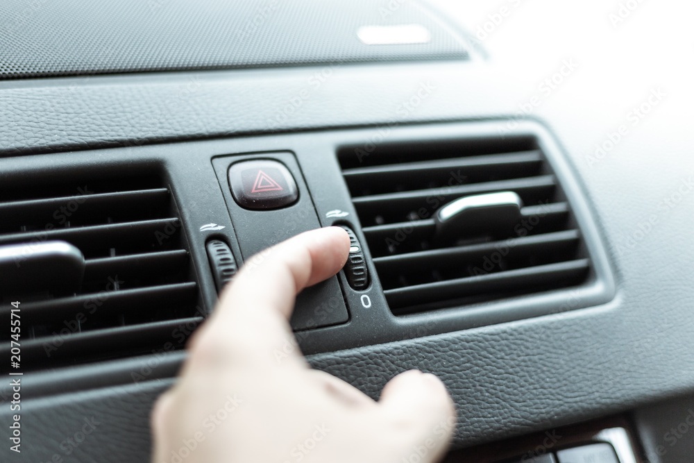 Belüftung der Klimaanlage im Auto einstellen