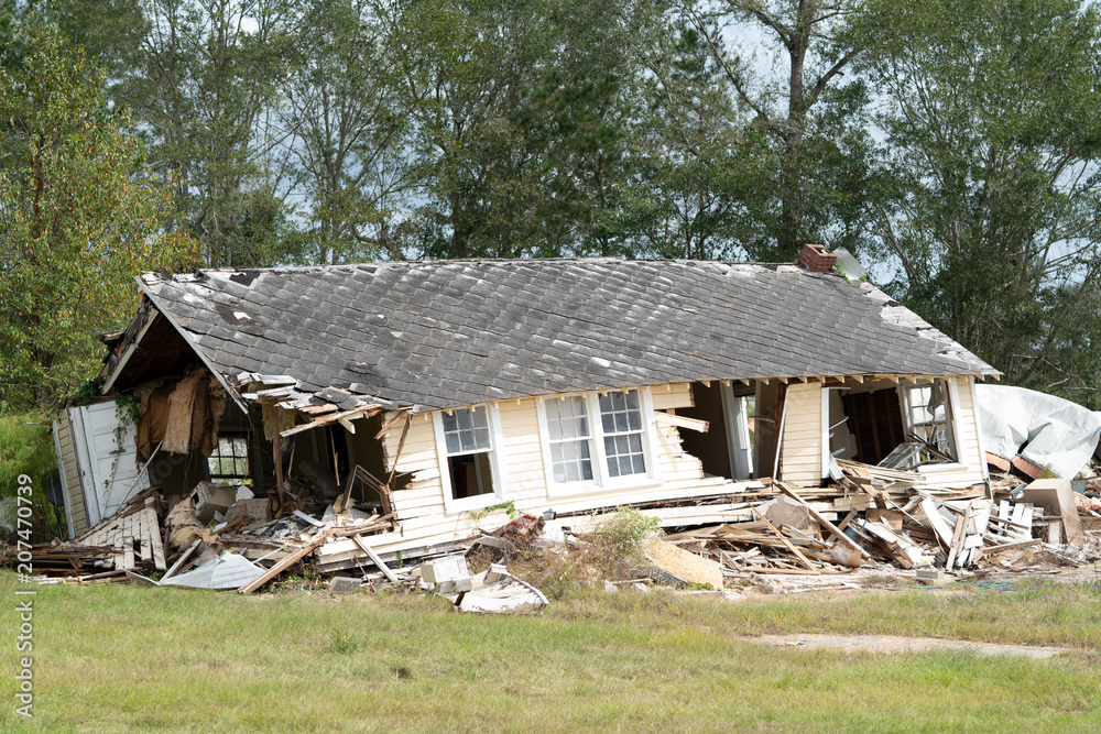 Obraz premium house demolished