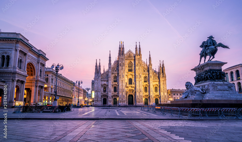Naklejka premium Mediolańska katedra (Mediolan katedra) w Mediolan, Włochy