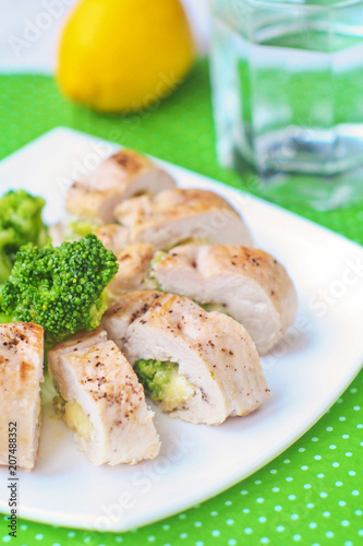 Chicken rolls with broccoli
