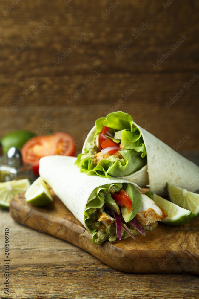 Grilled chicken wraps with vegetables Grilled chicken wraps with vegetables