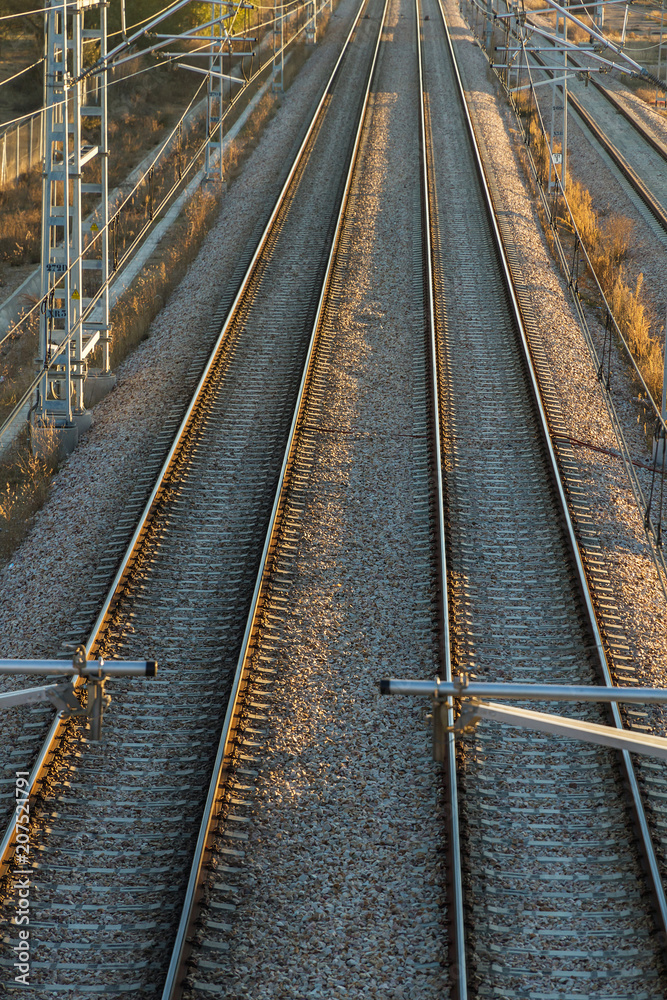 Fototapeta premium Vias de Tren y Catenarias
