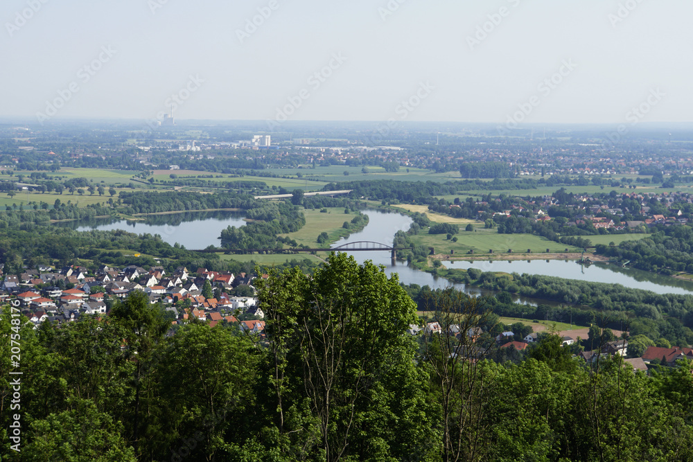 Blick vom Kaiser-Wilhelm-Denkmal ins Wesertal