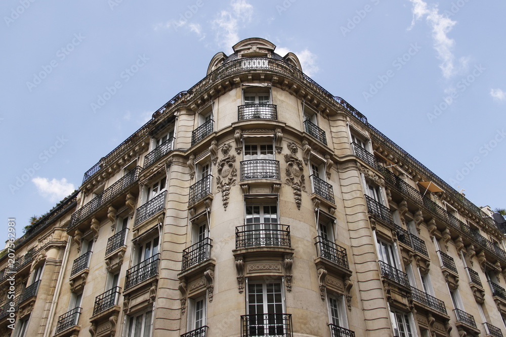 Immeuble ancien du quartier de la Plaine Monceau à Paris