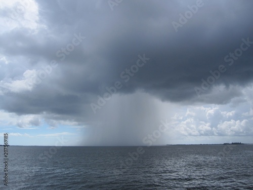 rain storm coming in off of the Gulf of Mexico © John Skipper
