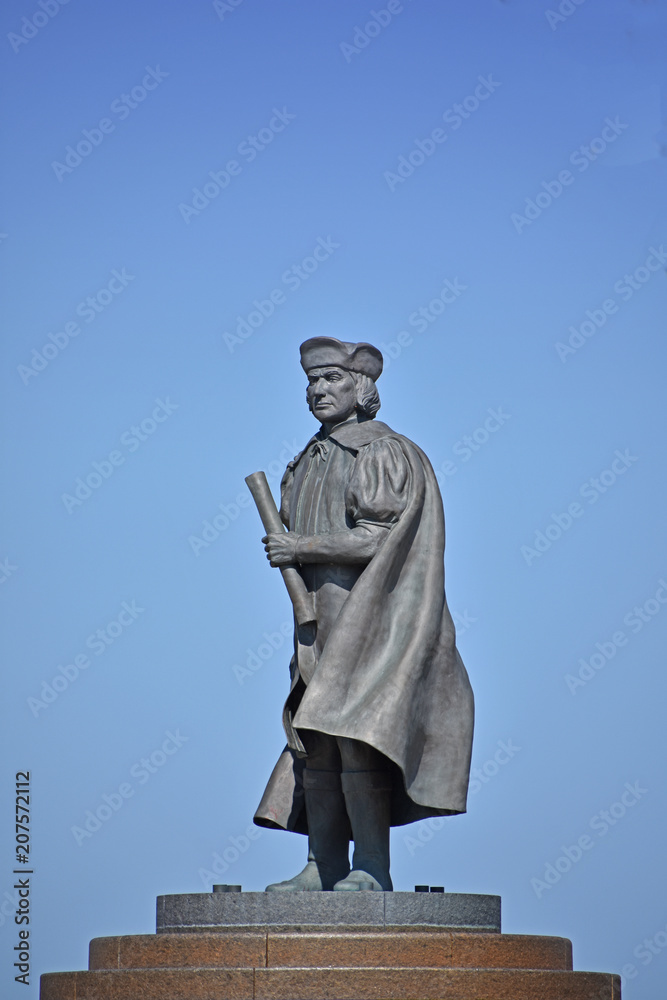 Fototapeta premium Statue Against Blue Sky