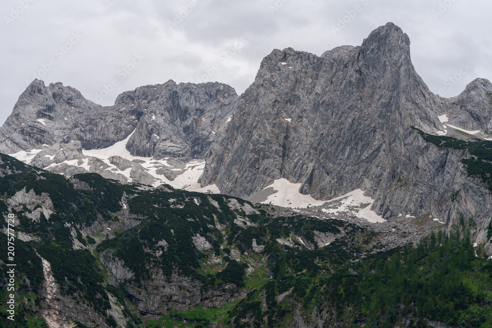 Gebirgszug am Gosausee