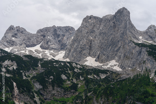 Wallpaper Mural Gebirgszug am Gosausee Torontodigital.ca