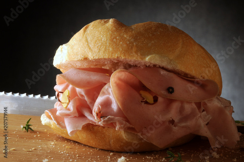 Mortadella Մորտադելա 意式肉腸 Мортаделла Italian sounding Mortadelle مرتديلا Mortadela Cucina italiana 모르타델라 מורטדלה Murtadèla 