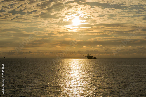Morning seascape scenery at oil field © wanfahmy