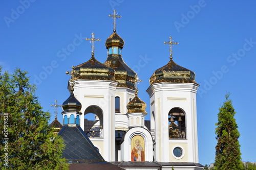 Golden domes Svyatogo Nikolaya Chudotvortsa. photo