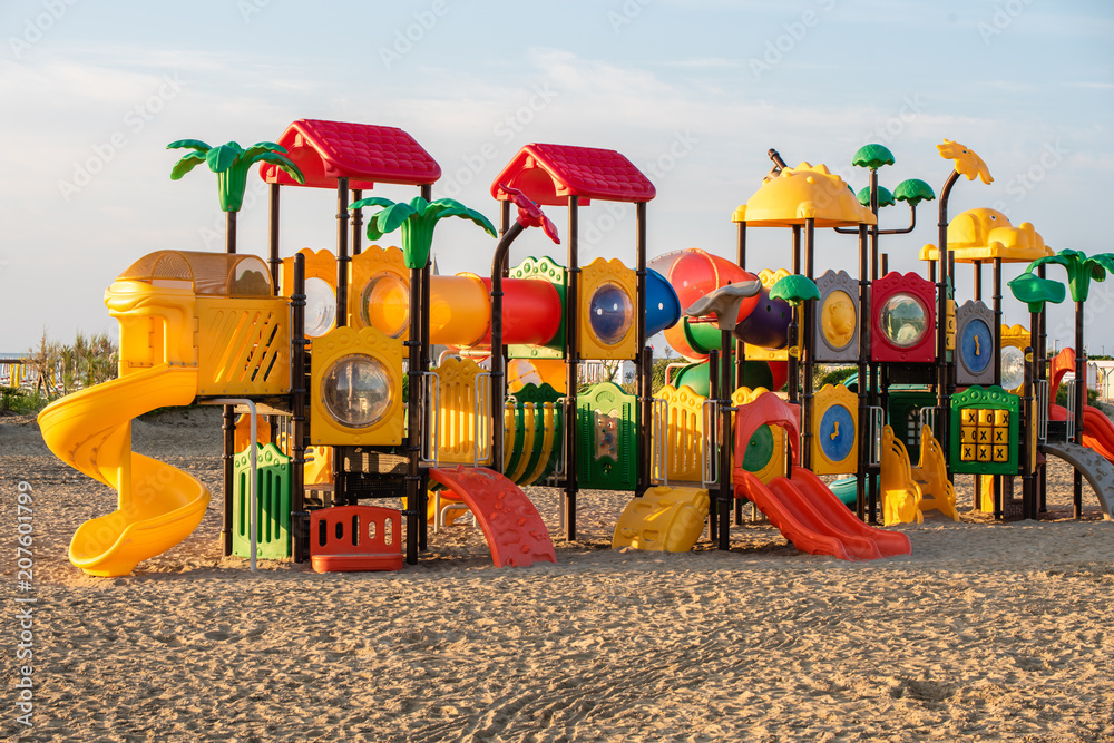 custom made wallpaper toronto digitalKinderspielplatz am Strand