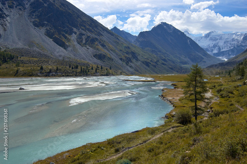 Fototapeta Naklejka Na Ścianę i Meble -  Ak-Kem mountain river. Altai, Russia