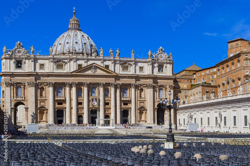 Papal Basilica of St. Peter in the Vatican © xl1984