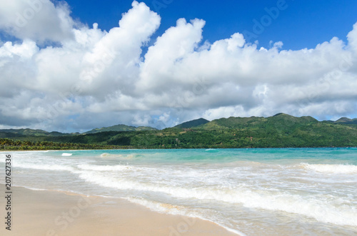 Lebensfreude, Ferien, Tourismus, Sommer, Sonne, Strand, Meer, Glück, Entspannung, Meditation: Traumurlaub an einem einsamen, karibischen Strand :) Nachricht an den 