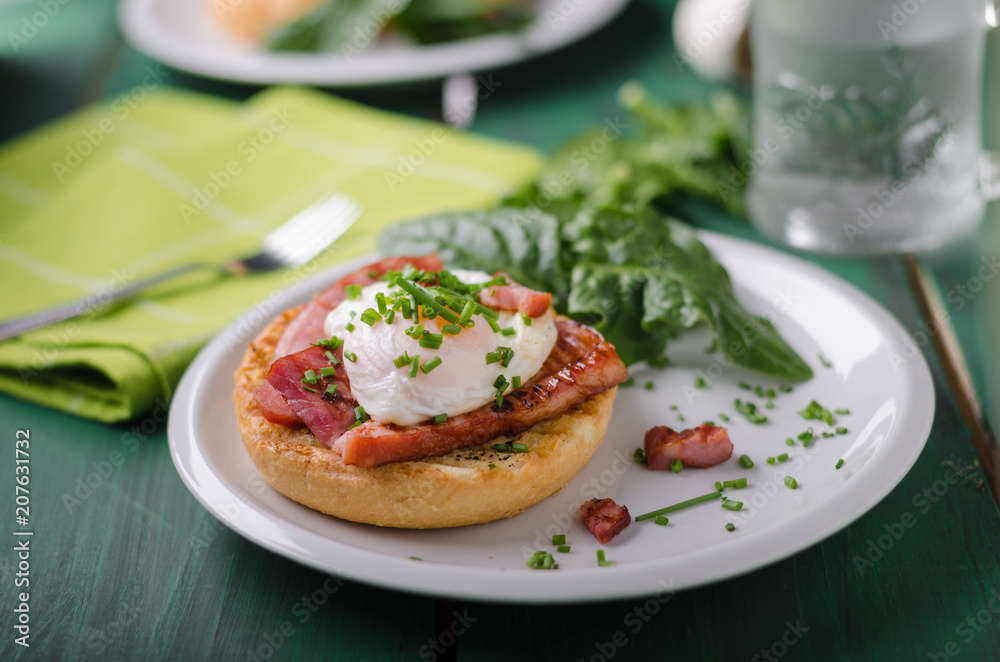 Egg benedict delish food, crispy bacon Egg benedict delish food, crispy bacon