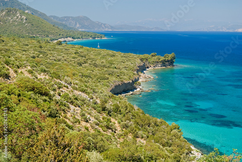 Foto Scenic view of coastline in Dilek Peninsula Davutlar National Park, Kusadasi Turkey