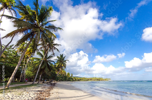 Lebensfreude  Ferien  Tourismus  Sommer  Sonne  Strand  Meer  Gl  ck  Entspannung  Meditation  Traumurlaub an einem einsamen  karibischen Strand    Nachricht an den 