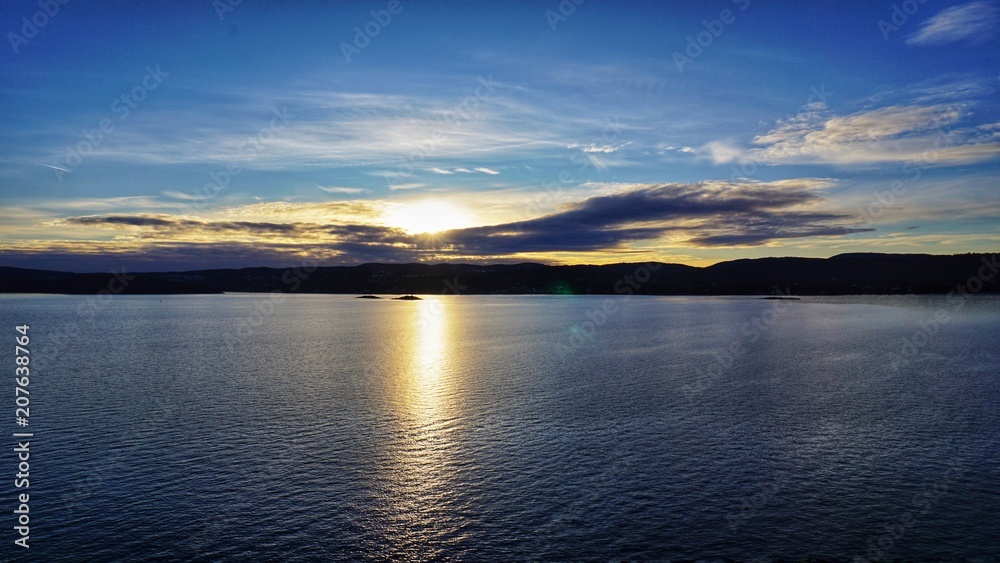 Fototapeta premium Inseln im Fjord in Norwegen