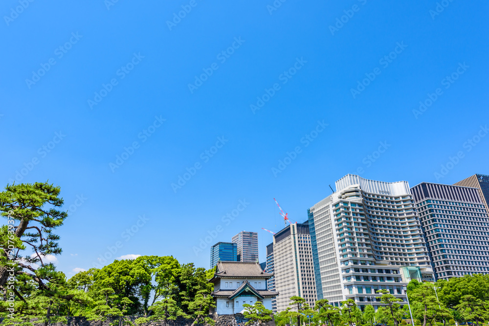 初夏の高層ビル群 High-rise building in Tokyo