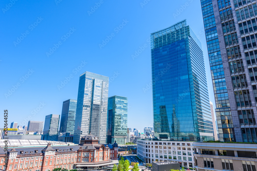 Obraz premium 東京都心の高層ビル Tokyo station and 