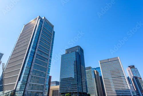 丸ノ内の高層ビル群 High-rise building in Tokyo © kurosuke