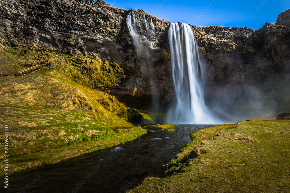 Obraz premium Seljalandsfoss - May 04, 2018: Seljalandsfoss waterfall, Iceland