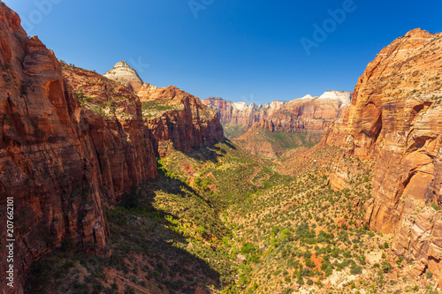 The view of Zion Canyon from the Canyon Overlook location.
