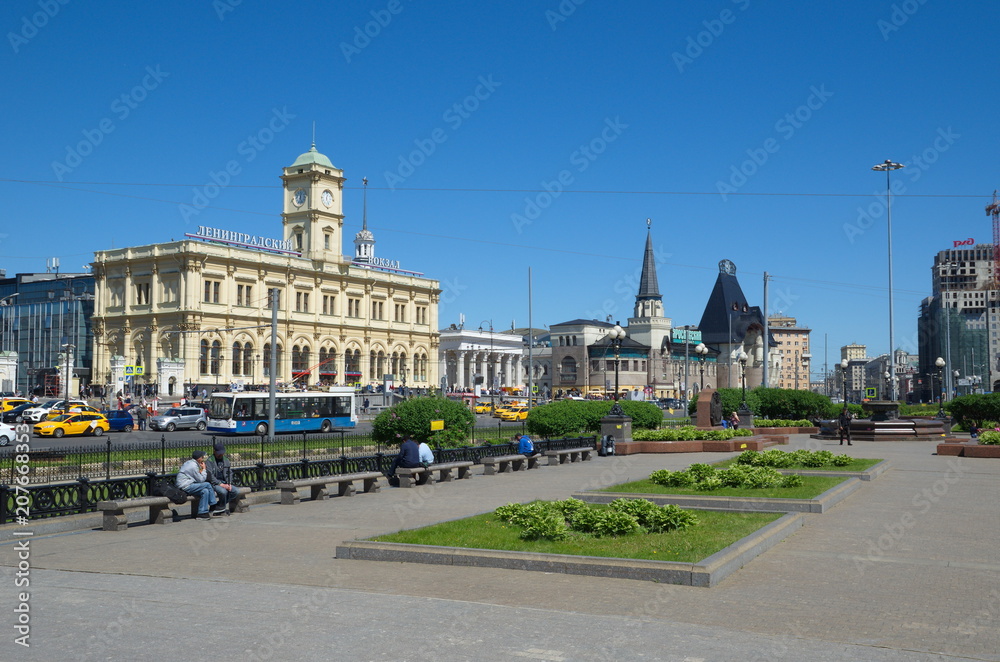 Moscow, Russia - may 28, 2018: Komsomolskaya square. View of the Leningradsky and Yaroslavsky stations from the Park