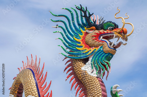  Chinese dragon statue