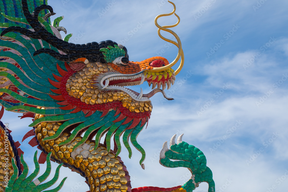  Chinese dragon statue