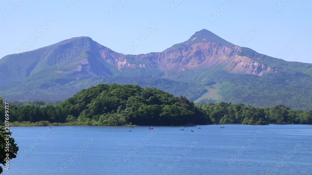 初夏の桧原湖と磐梯山（福島県・裏磐梯）