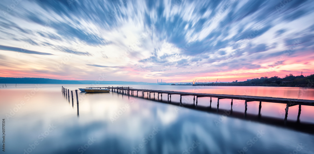 Amazing lake sunset