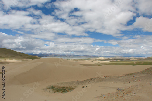 highlands desert, a barkhan, Tibet