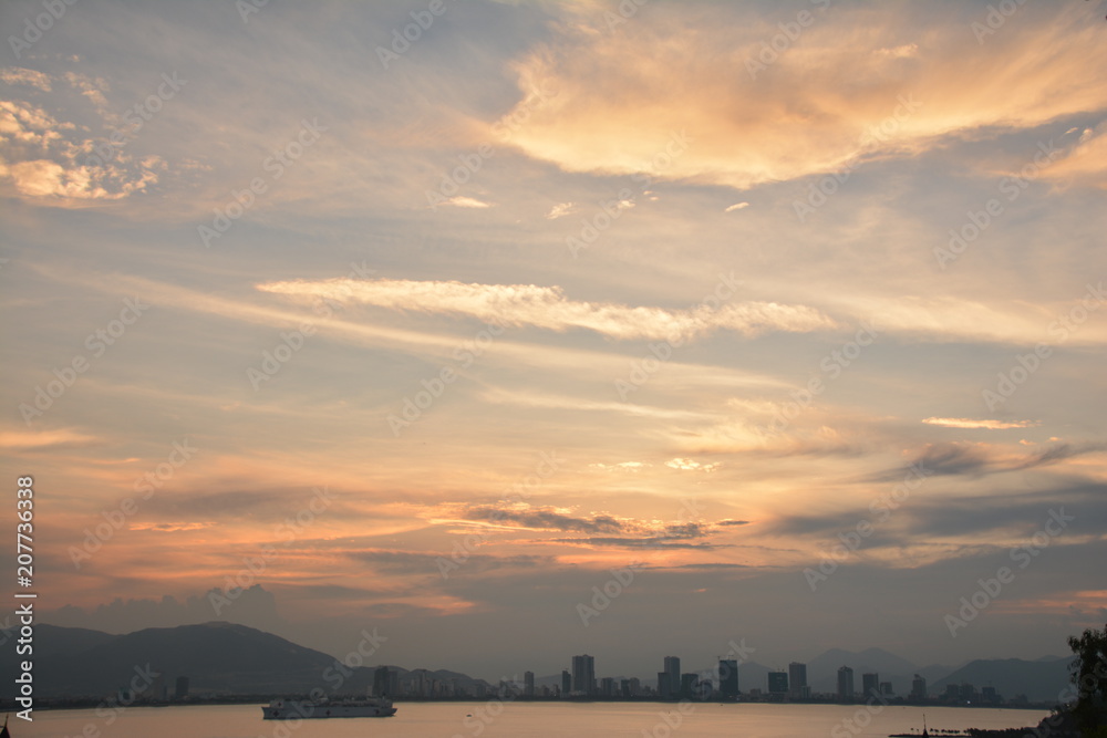 Fototapeta premium sky, sunset, sunrise, clouds, clouds, red, crimson, moon, palm trees, lantern, city, height, reflection, reflection,