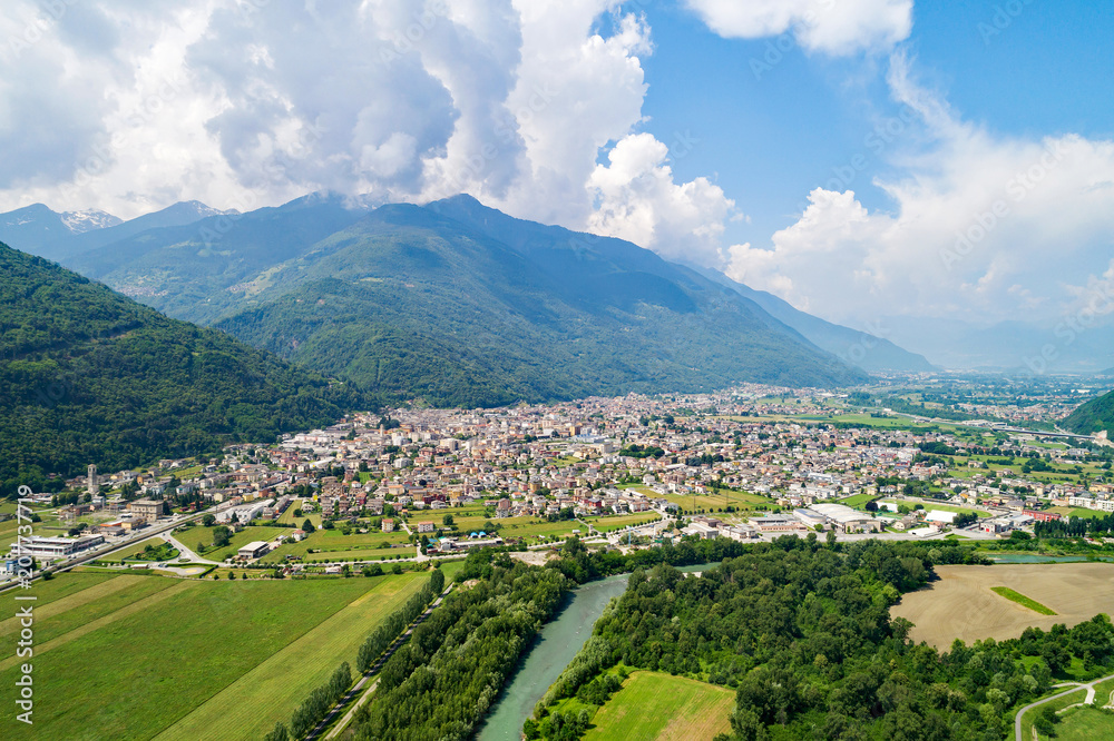 Valtellina (IT) - Morbegno - Vista aerea verso ovest Valtellina (IT) - Morbegno - Vista aerea verso ovest