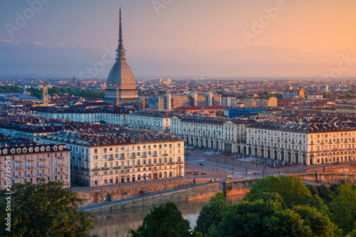 Obraz na płótnie Turin. Aerial cityscape image of Turin, Italy during summer sunrise. w salonie