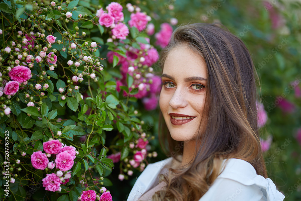 Fototapeta premium Closeup of a beautiful woman outdoor