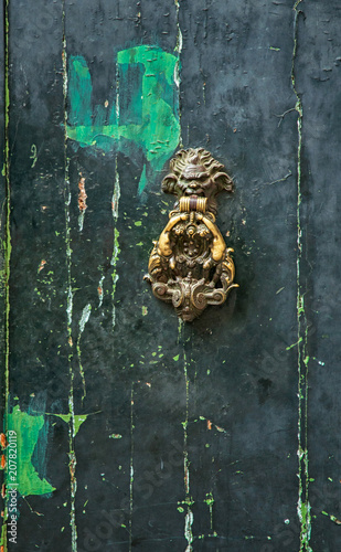 Old doorknob in the window ...
