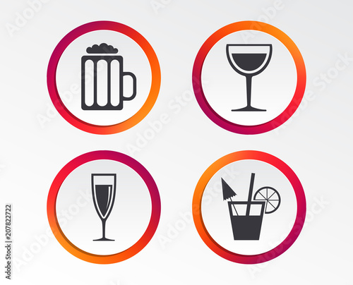 Alcoholic drinks icons. Champagne sparkling wine and beer symbols. Wine glass and cocktail signs. Infographic design buttons. Circle templates. Vector