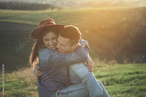 Bilde på lerret Cuddles of happiness